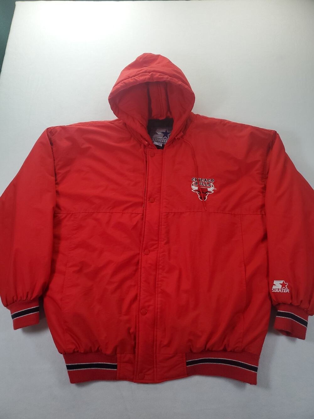 Starter Chicago Bulls XL Jacket Red W/ Black Stripes Logo